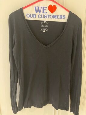 Velvet by Graham & Spencer Women's Black V-Neck Long Sleeve Top